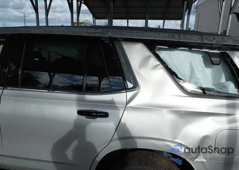 2024 Chevrolet Tahoe K1500 z USA, uszkodzony, nr VIN 1GNSKLED6RR243215